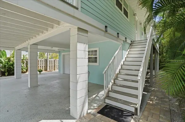 2811 GULF DR, Holmes Beach, FL 34217