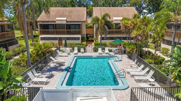 3033 WILLOW GN #10, Sarasota, FL 34235