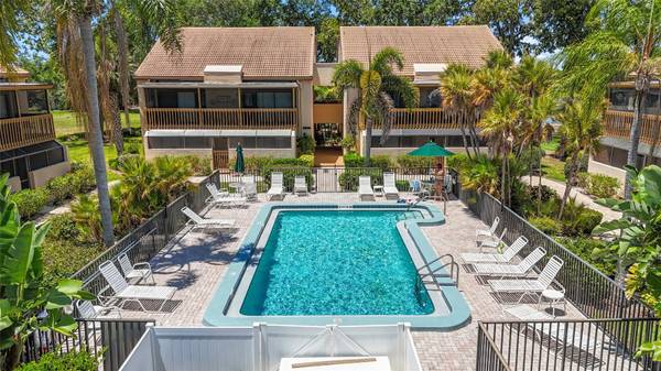 3033 WILLOW GN #10, Sarasota, FL 34235