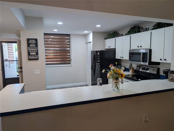135 WILD PALM DR, Bradenton, FL 34210