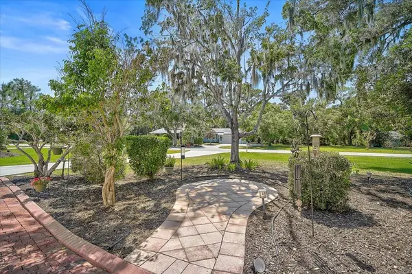 3328 TOBERO LN, Sarasota, FL 34235