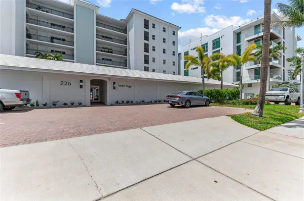 226 GOLDEN GATE PT #33, Sarasota, FL 34236