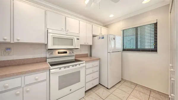 6234 MIDNIGHT PASS RD #307, Sarasota, FL 34242
