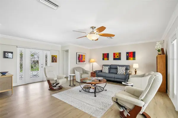 530 MAGELLAN DR, Sarasota, FL 34243