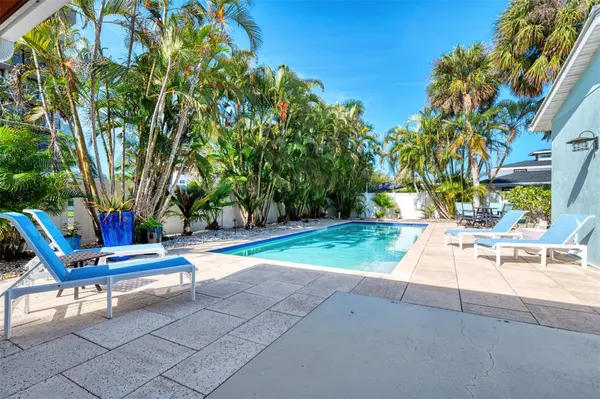 5628 CAPE LEYTE DR, Sarasota, FL 34242