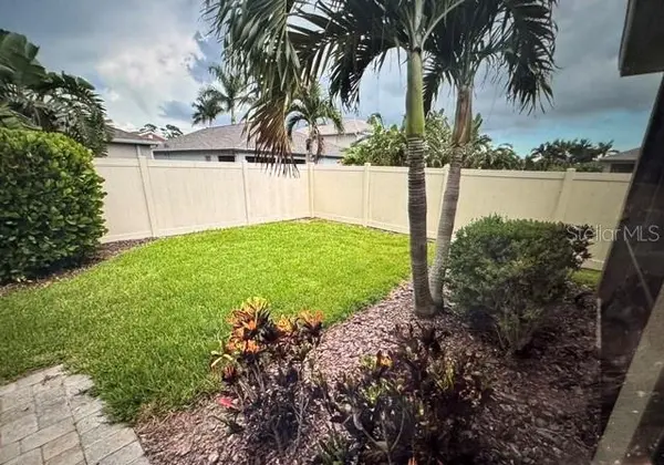 8302 KARPEAL DR, Sarasota, FL 34238