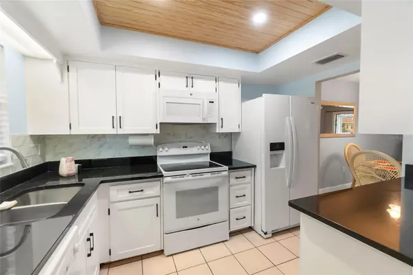 676 PARK CIR, Bradenton, FL 34207