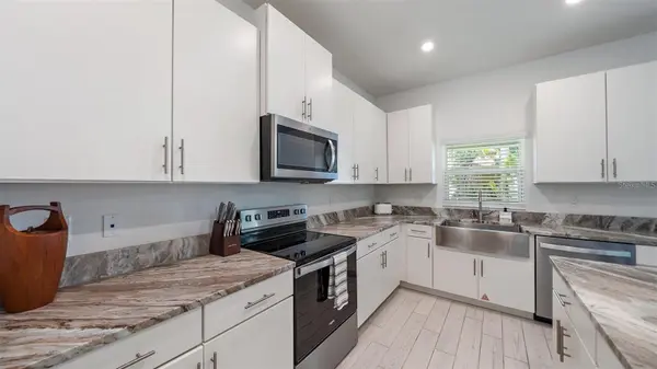 2587 TEMPLE ST, Sarasota, FL 34239