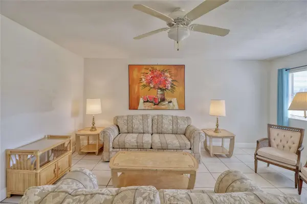 101 CAMBRIDGE TRL #196, Sun City Center, FL 33573
