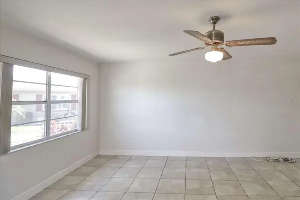 302 CANTON CT #59, Sun City Center, FL 33573