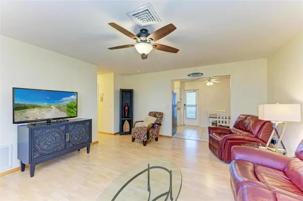 401 SHORE RD, Nokomis, FL 34275