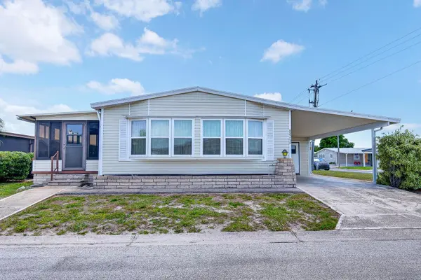 8906 31ST AVE E, Palmetto, FL 34221