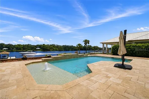 2504 CALOOSA SHORES DR, Labelle, FL 33935