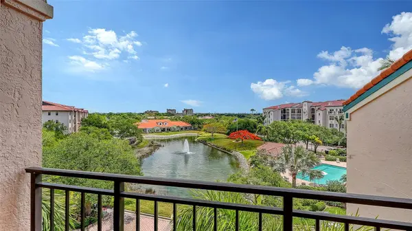 5420 EAGLES POINT CIR #402, Sarasota, FL 34231