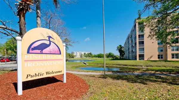 4570 PINEBROOK CIR #302, Bradenton, FL 34209