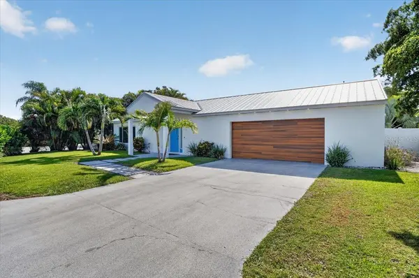 2201 WEBBER ST, Sarasota, FL 34239