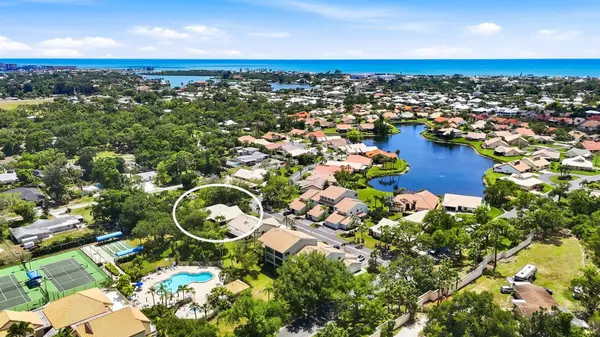 216 CARRIAGE HOUSE LN #216, Nokomis, FL 34275