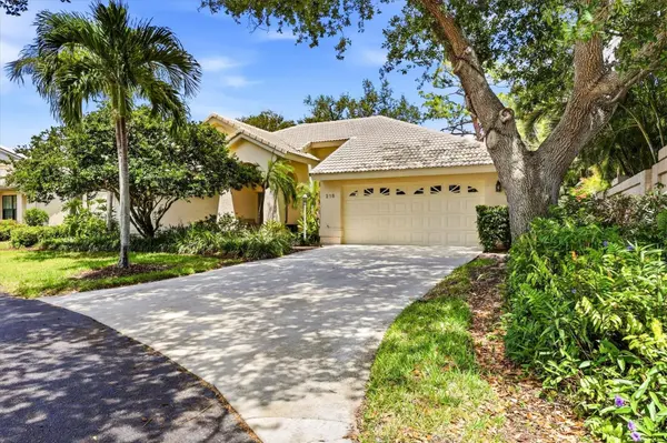 216 CARRIAGE HOUSE LN #216, Nokomis, FL 34275
