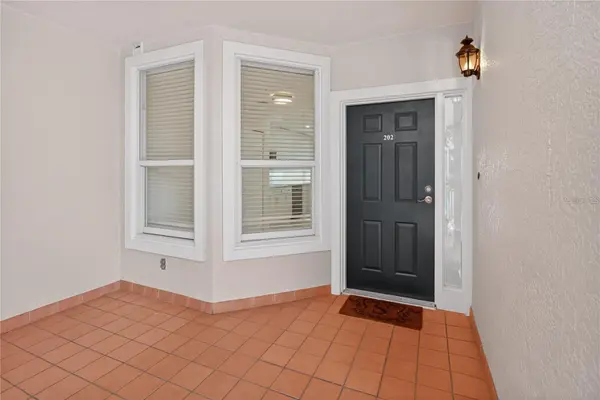 5430 EAGLES POINT CIR #202, Sarasota, FL 34231