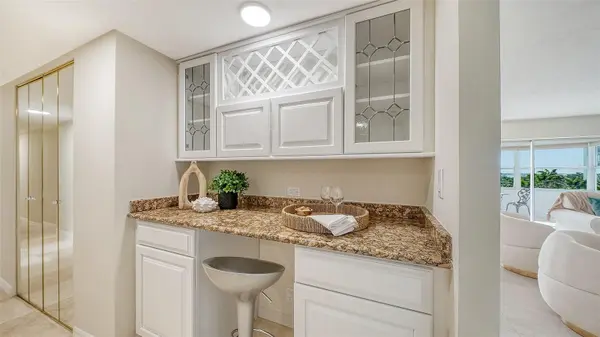 1750 BENJAMIN FRANKLIN DR #5F, Sarasota, FL 34236