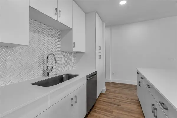 1703 N TAMIAMI TRL #211, Sarasota, FL 34234
