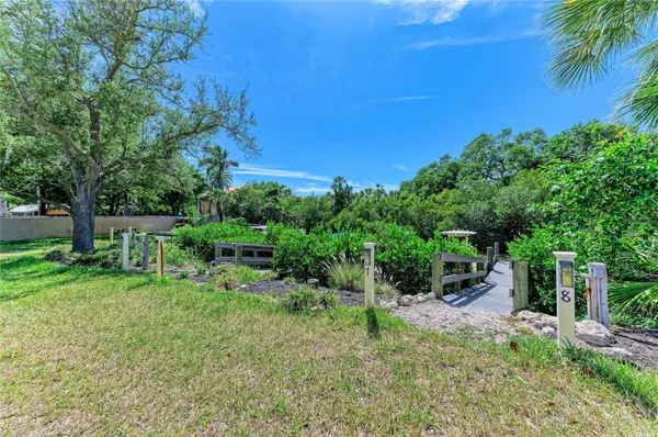 347 BAYSHORE DR, Osprey, FL 34229