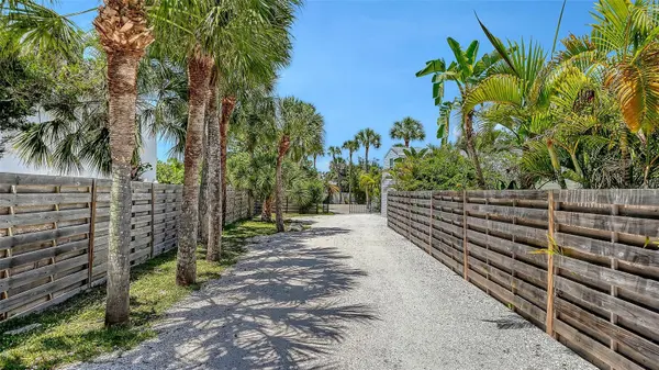 3708 SANDSPUR LN, Nokomis, FL 34275