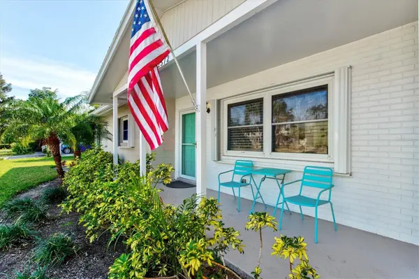 2572 JEFFERSON CIR, Sarasota, FL 34239