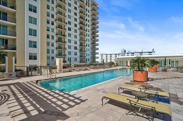 800 N TAMIAMI TRL #203, Sarasota, FL 34236