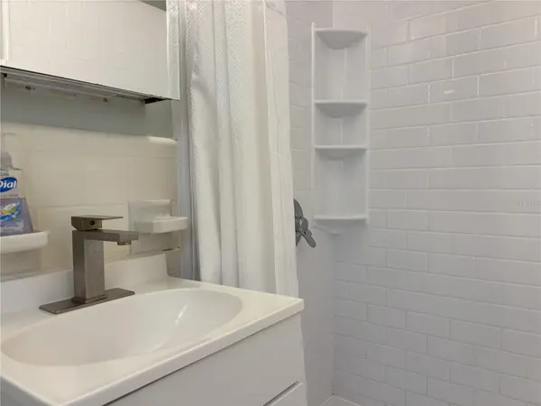 170 ROOSEVELT DR #8, Sarasota, FL 34236