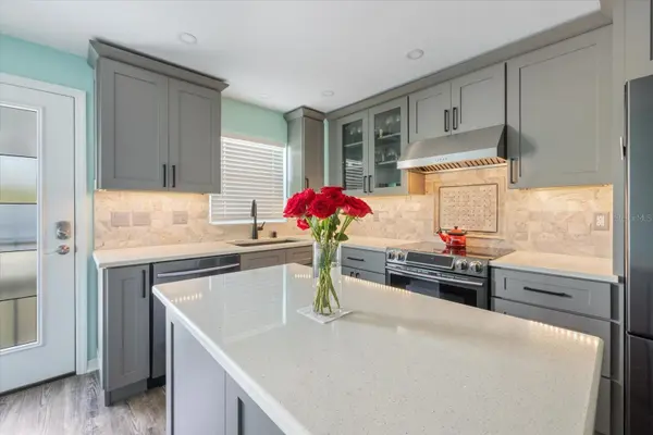 116 VISTA HERMOSA CIR #204C, Sarasota, FL 34242