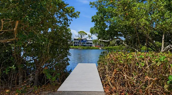 7723 SANDERLING RD, Sarasota, FL 34242