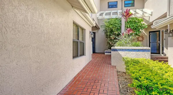 1632 STARLING DR #101, Sarasota, FL 34231