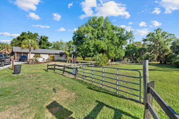 Lot 8 & 9 NUTMEG AVE, Sarasota, FL 34231