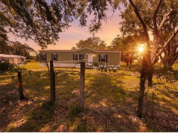 9827 SE HOTH RD, Arcadia, FL 34266