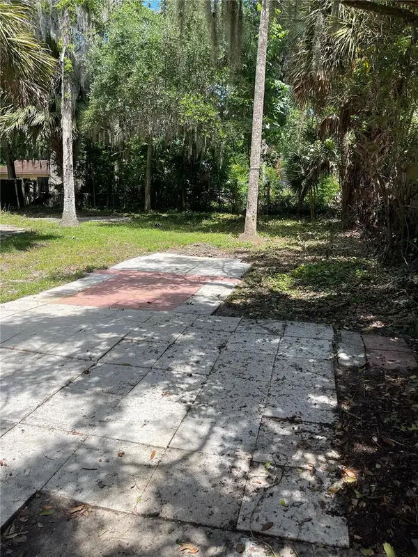 1139 WOODSIDE DR, Daytona Beach, FL 32117