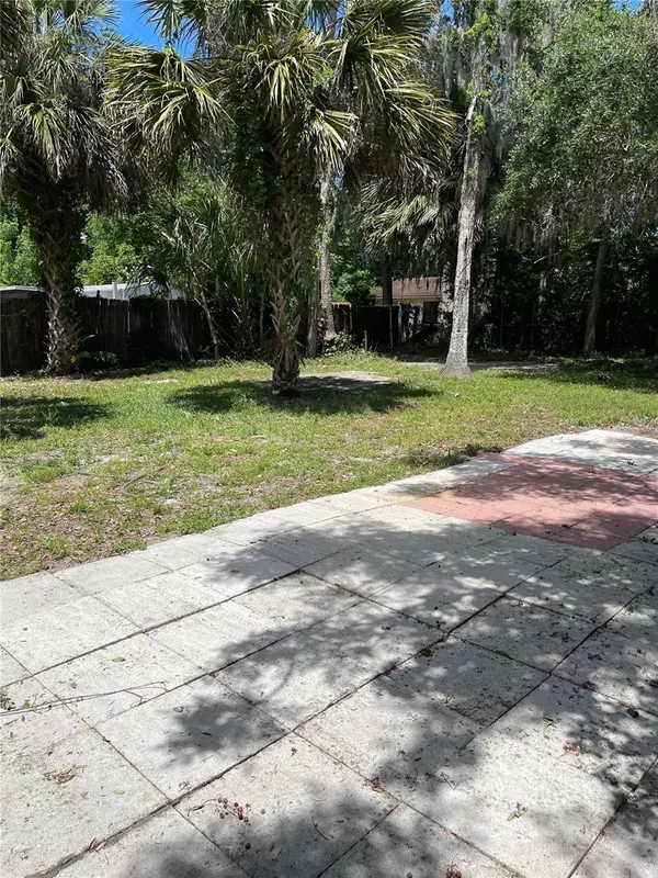 1139 WOODSIDE DR, Daytona Beach, FL 32117