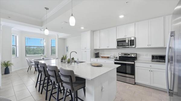 17810 GAWTHROP DR #203, Lakewood Ranch, FL 34211