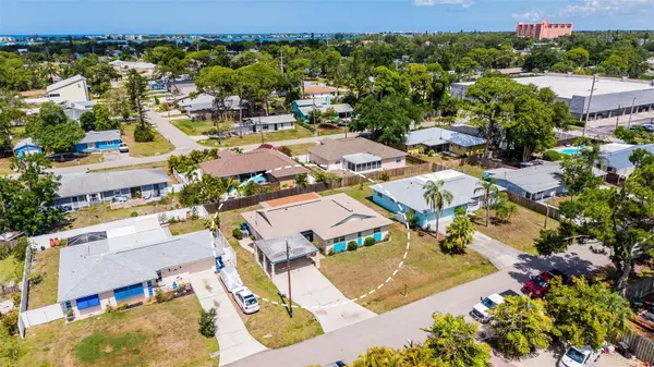 8824 PHYLISS AVE, Sarasota, FL 34231