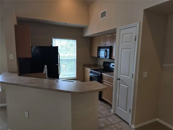 5601 ROSEHILL RD #203, Sarasota, FL 34233