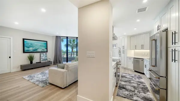 1211 GULF OF MEXICO DR #105, Longboat Key, FL 34228