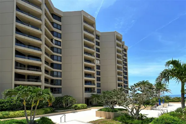 1211 GULF OF MEXICO DR #105, Longboat Key, FL 34228