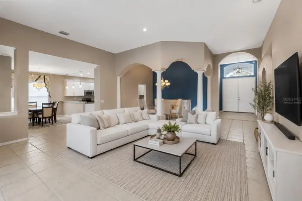 374 LONDONDERRY DR, Sarasota, FL 34240
