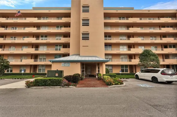 4570 PINEBROOK CIRCLE CIR #404, Bradenton, FL 34209