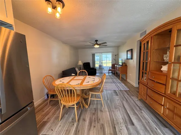 202 46TH TER W ##207, Bradenton, FL 34207
