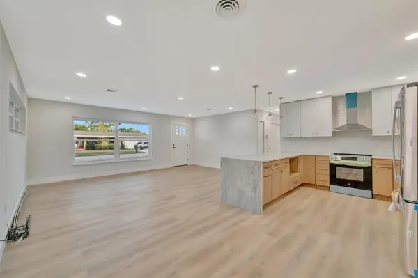 2705 SUNNYSIDE ST, Sarasota, FL 34239