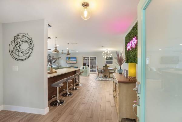 5720 ISANDA PL, Sarasota, FL 34231