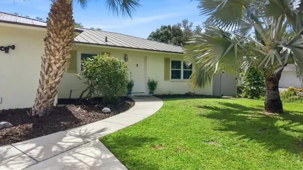 6233 ROCKEFELLER AVE, Sarasota, FL 34231