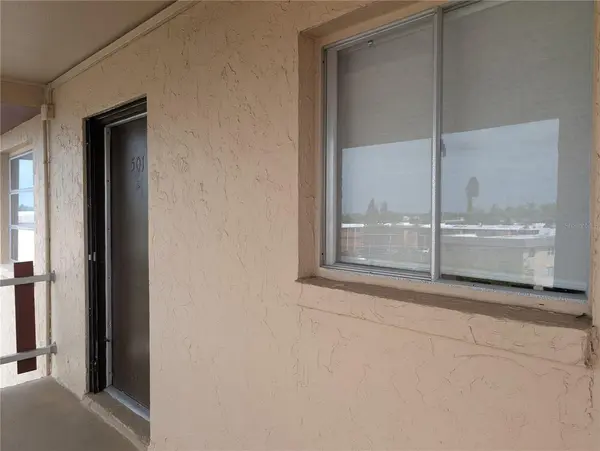 4129 LAKE BAYSHORE DR #C-501, Bradenton, FL 34205