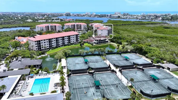5420 EAGLES POINT CIR #206, Sarasota, FL 34231